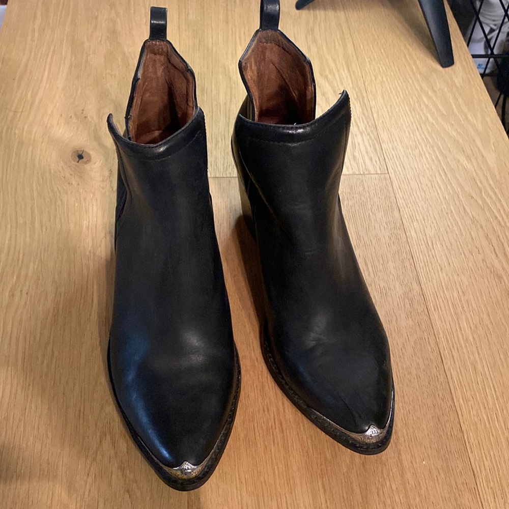 Jeffery Campbell Western Modern Booties. 8.5